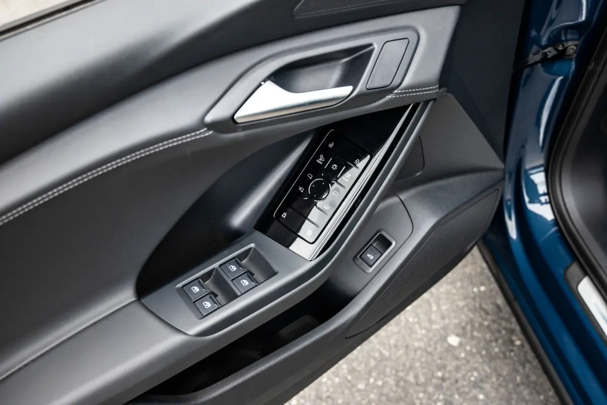 quattro 285 kW | Panoramadak | Trekhaak | Stoelverwarming Voor + Achter | Stuurwielverwarming | | Panoramadak | Trekhaak | Stoelverwarming Voor + Achter | Stuurwielverwarming |