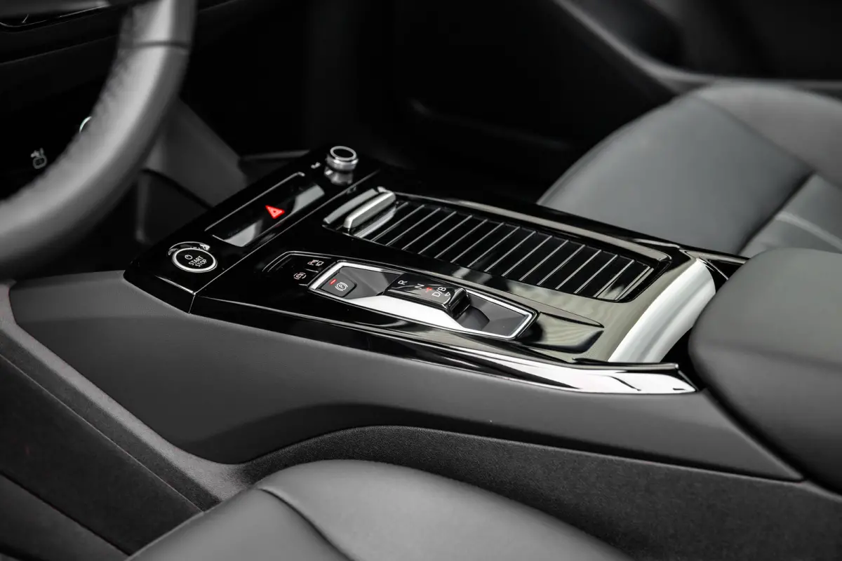 quattro 285 kW | Panoramadak | Trekhaak | Stoelverwarming Voor + Achter | Stuurwielverwarming | | Panoramadak | Trekhaak | Stoelverwarming Voor + Achter | Stuurwielverwarming |