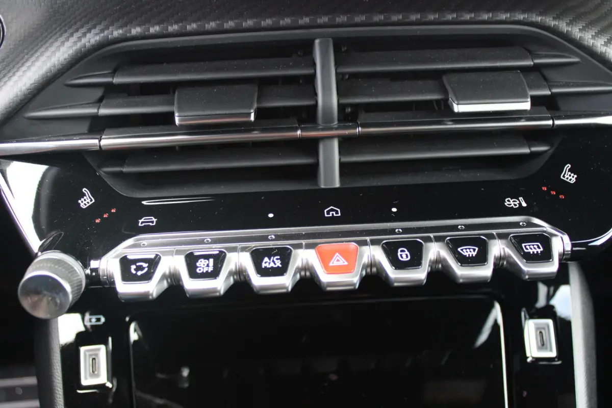 1.2 Hybrid 145PK AUTOMAAT GT PACK | ELEKTRISCH BEDIENBARE BESTUURDERSSTOEL | NAVIGATIE | FULL LED KOPLAMPEN | DRAADLOZE APPLE CARPLAY/ANDROID AUTO | ADAPTIVE CRUISE CONTROL | CAMERA VOOR + A