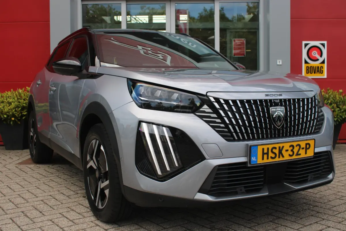 1.2 Hybrid 145PK AUTOMAAT GT PACK | ELEKTRISCH BEDIENBARE BESTUURDERSSTOEL | NAVIGATIE | FULL LED KOPLAMPEN | DRAADLOZE APPLE CARPLAY/ANDROID AUTO | ADAPTIVE CRUISE CONTROL | CAMERA VOOR + A