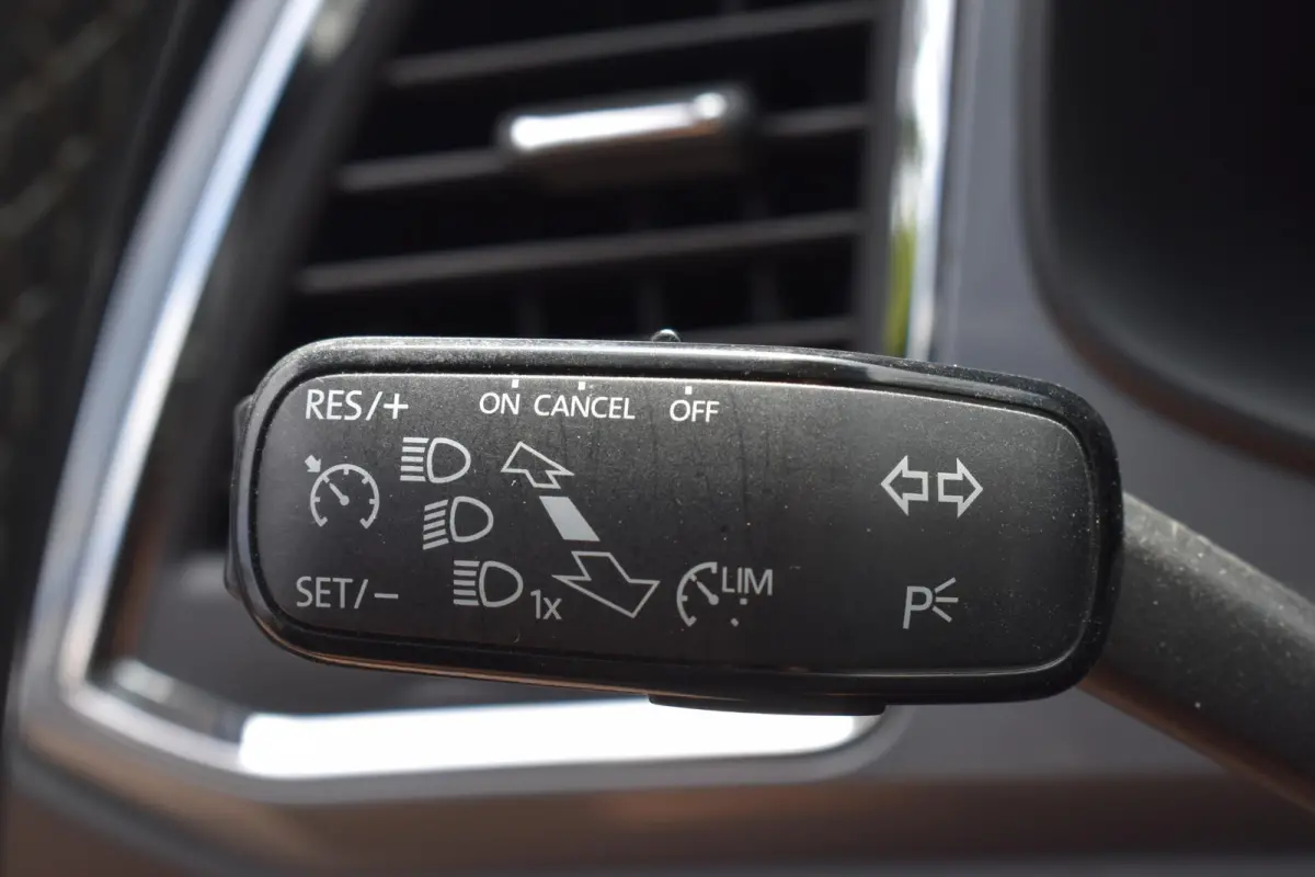 1.0 EcoTSI Style Business Intense Navigatie | Sensoren | LED | Elek. Achterklep | 12 mnd BOVAG garantie | Whatsapp 06-53188999