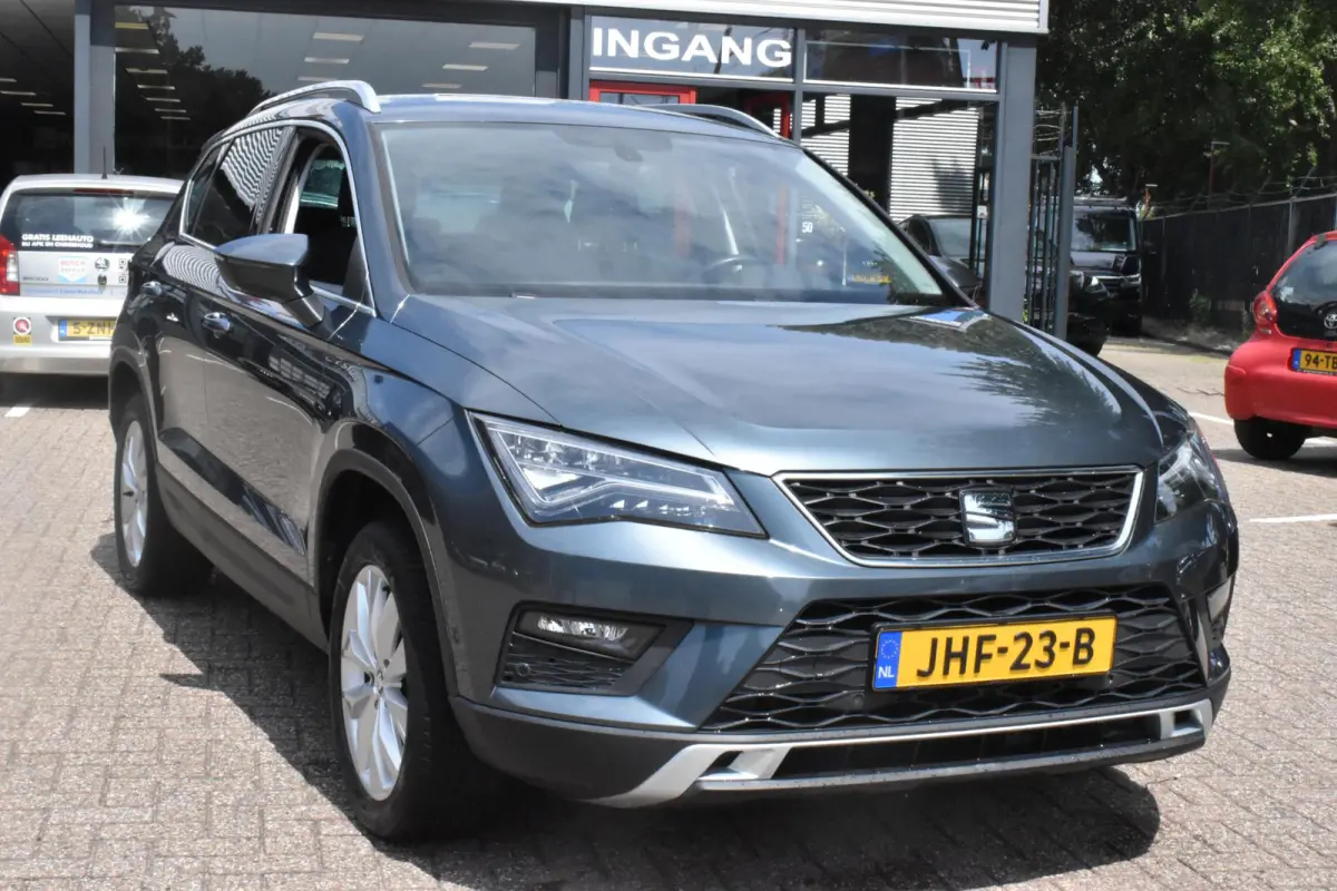 1.0 EcoTSI Style Business Intense Navigatie | Sensoren | LED | Elek. Achterklep | 12 mnd BOVAG garantie | Whatsapp 06-53188999