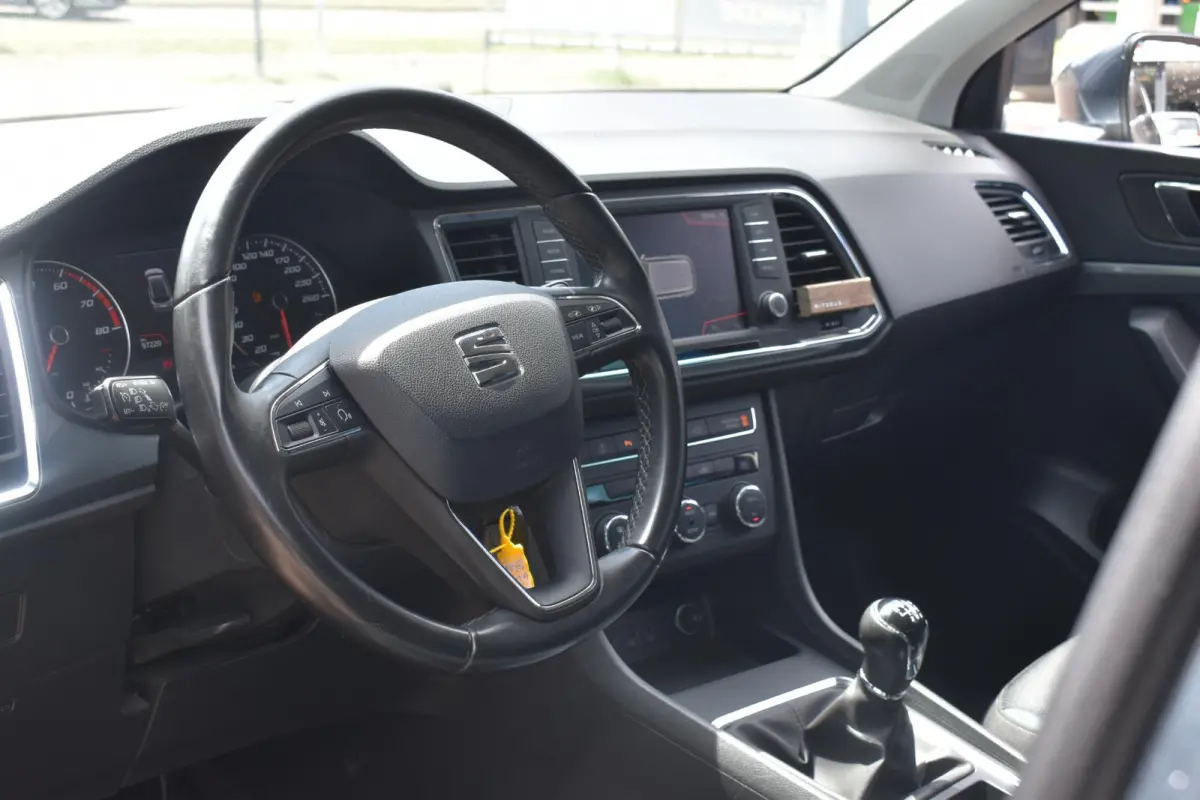 1.0 EcoTSI Style Business Intense Navigatie | Sensoren | LED | Elek. Achterklep | 12 mnd BOVAG garantie | Whatsapp 06-53188999