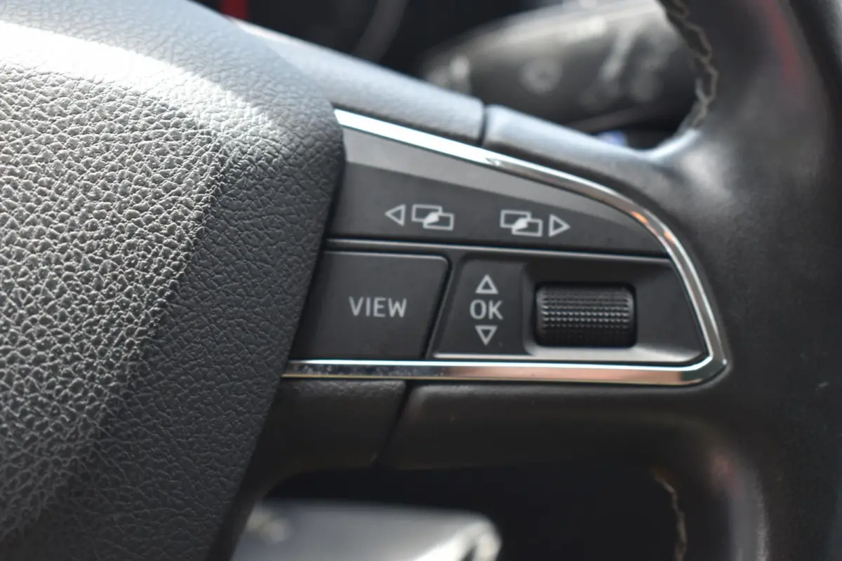 1.0 EcoTSI Style Business Intense Navigatie | Sensoren | LED | Elek. Achterklep | 12 mnd BOVAG garantie | Whatsapp 06-53188999