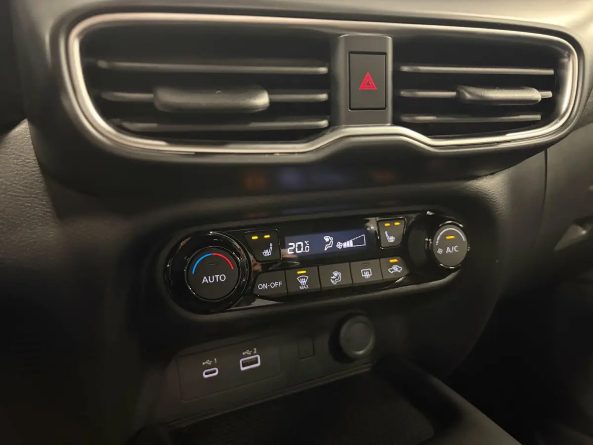 1.0 DIG-T Acenta*Stoelverwarming*ACC*PDC*Camera*Carplay*LED*