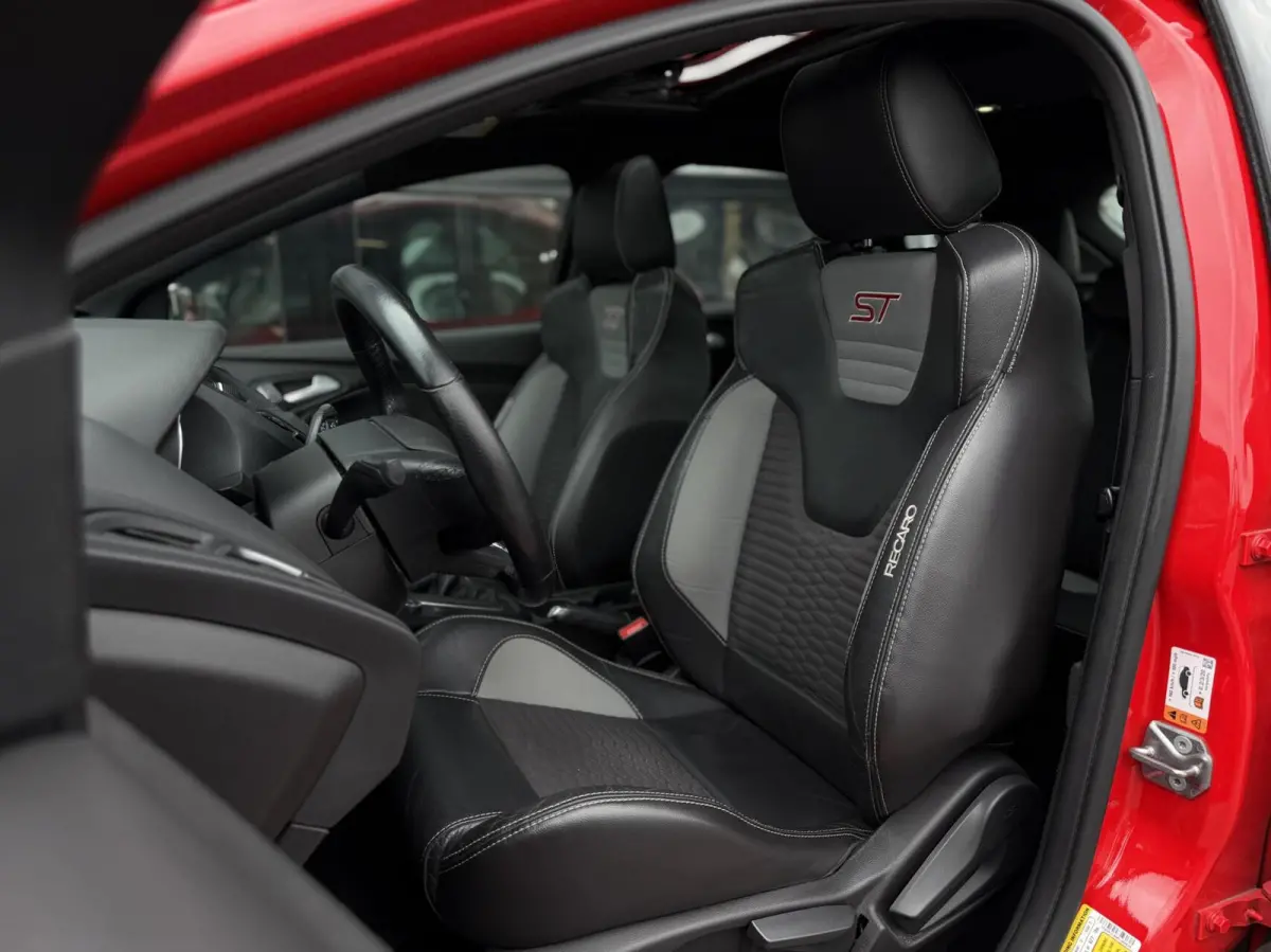 2.0 EcoBoost ST 250Pk+ / PANO / CAMERA / RECARO