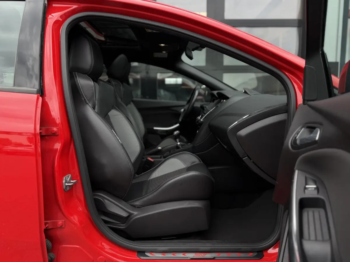 2.0 EcoBoost ST 250Pk+ / PANO / CAMERA / RECARO