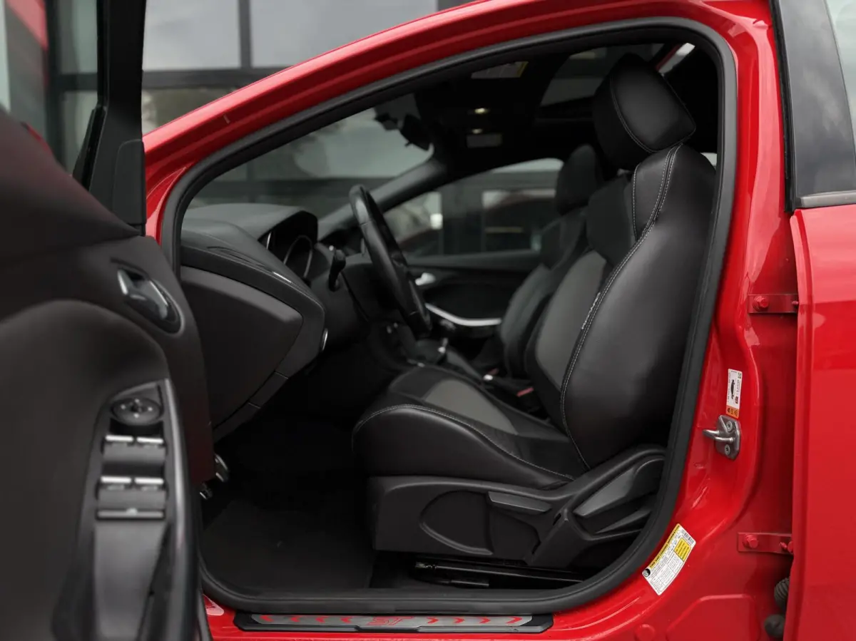 2.0 EcoBoost ST 250Pk+ / PANO / CAMERA / RECARO