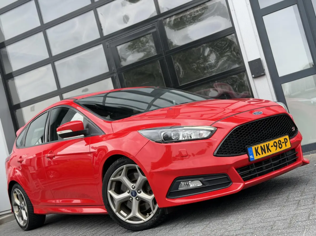 2.0 EcoBoost ST 250Pk+ / PANO / CAMERA / RECARO