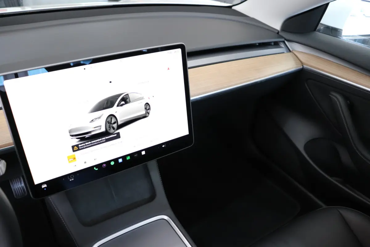 Long Range RWD 75 kWh 94,7% SOH .