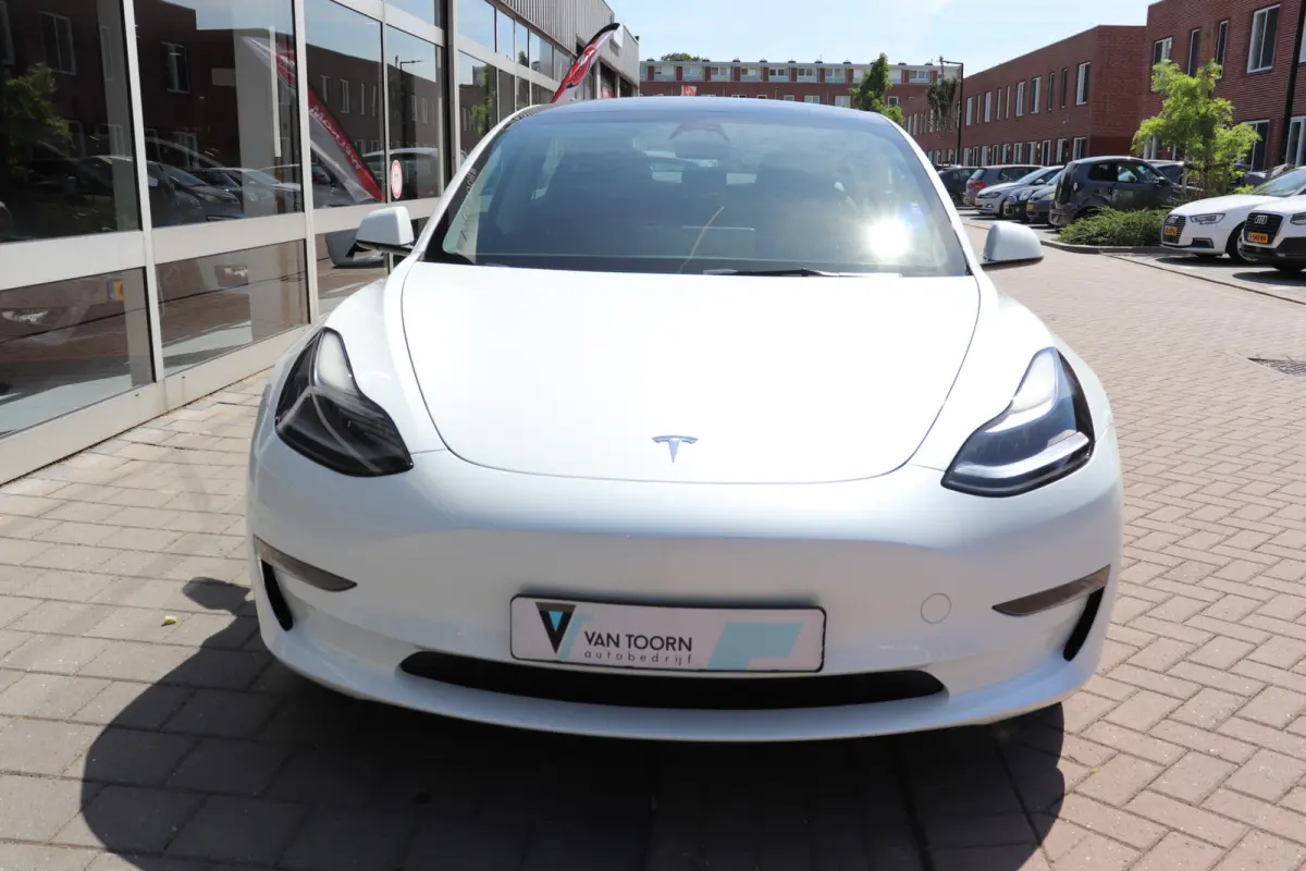 Long Range RWD 75 kWh 94,7% SOH .