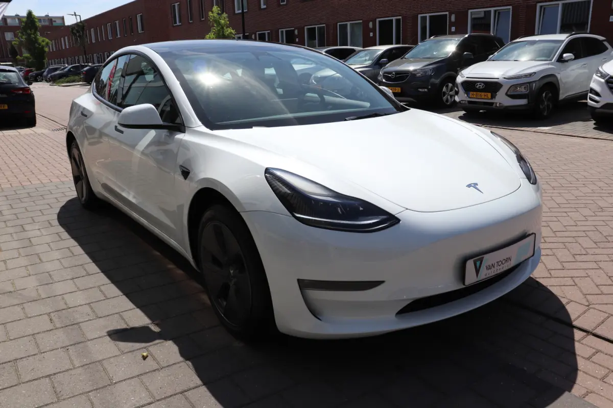 Long Range RWD 75 kWh 94,7% SOH .