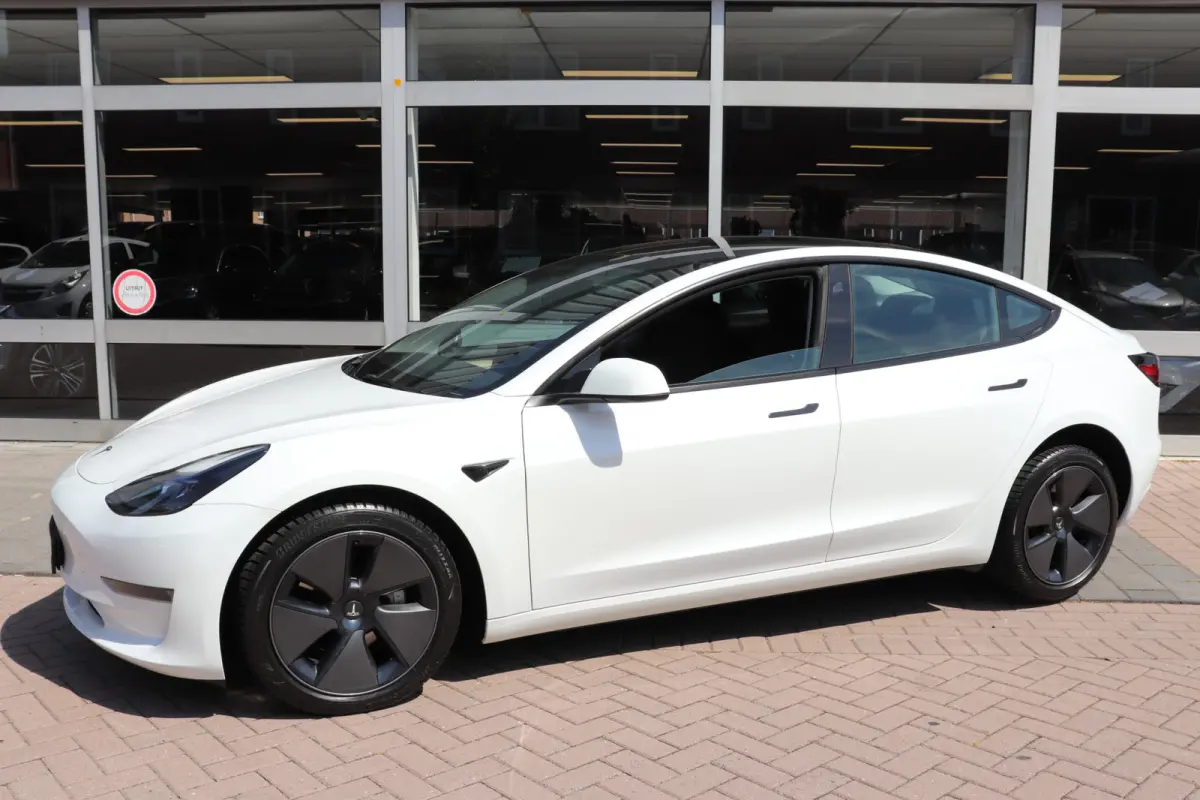 Long Range RWD 75 kWh 94,7% SOH .