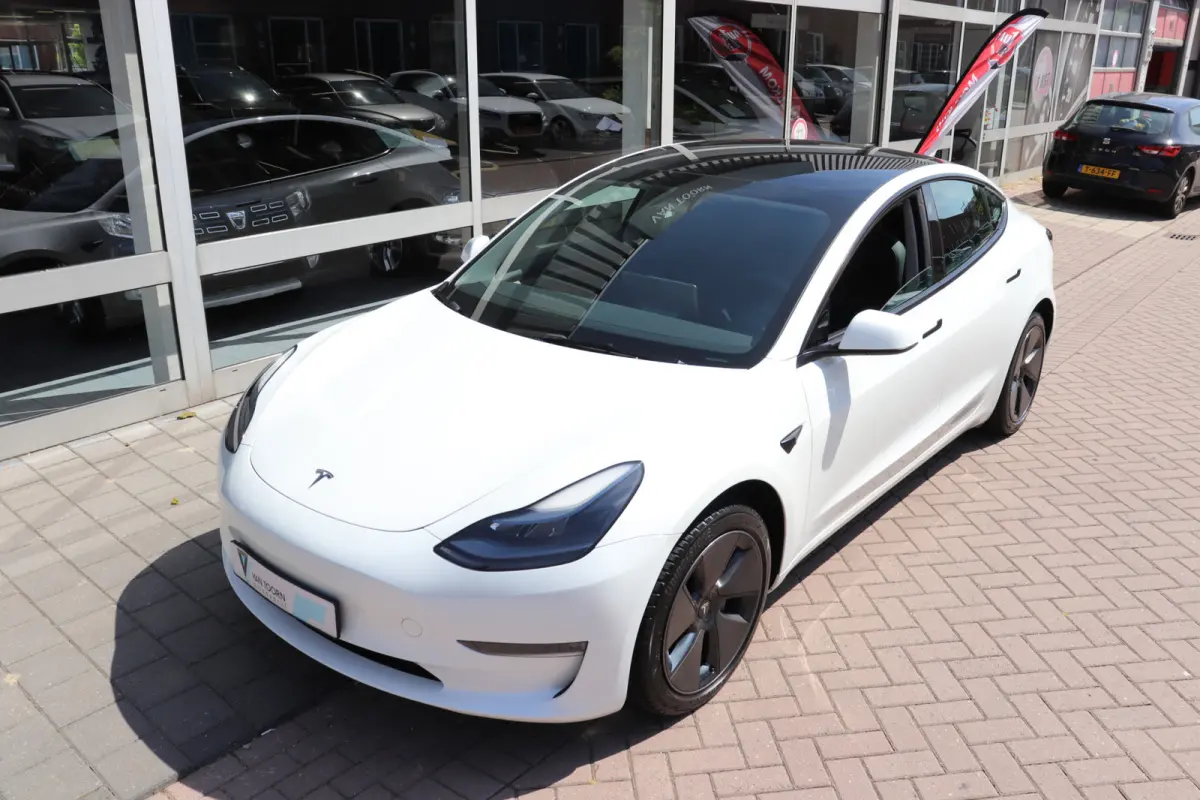 Long Range RWD 75 kWh 94,7% SOH .