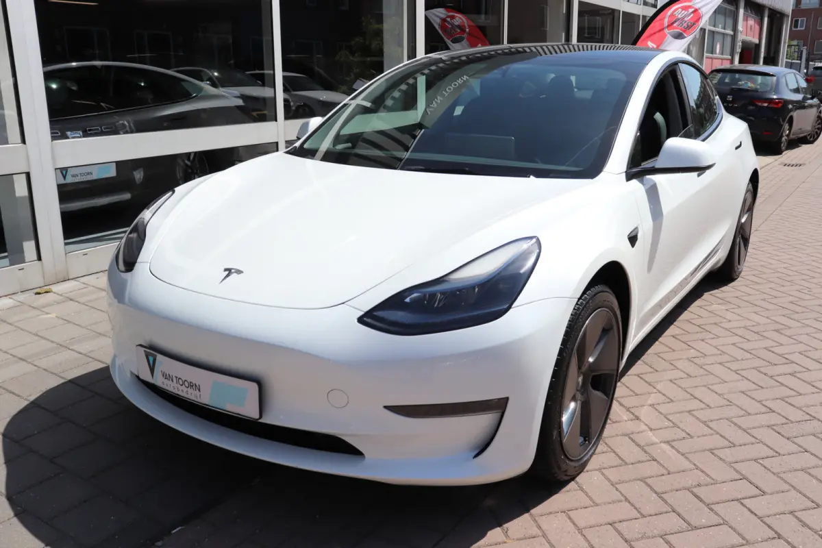 Long Range RWD 75 kWh 94,7% SOH .