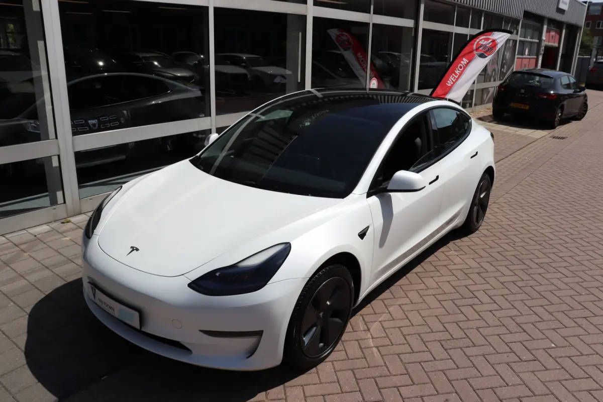 Long Range RWD 75 kWh 94,7% SOH .