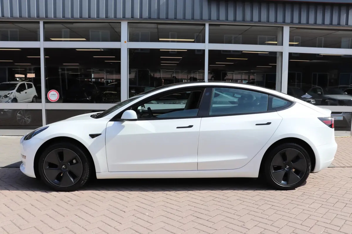 Long Range RWD 75 kWh 94,7% SOH .
