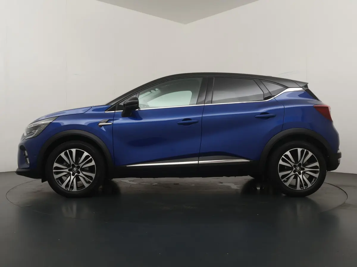 iconic E-Tech hybrid 145 advanced driving assist |
