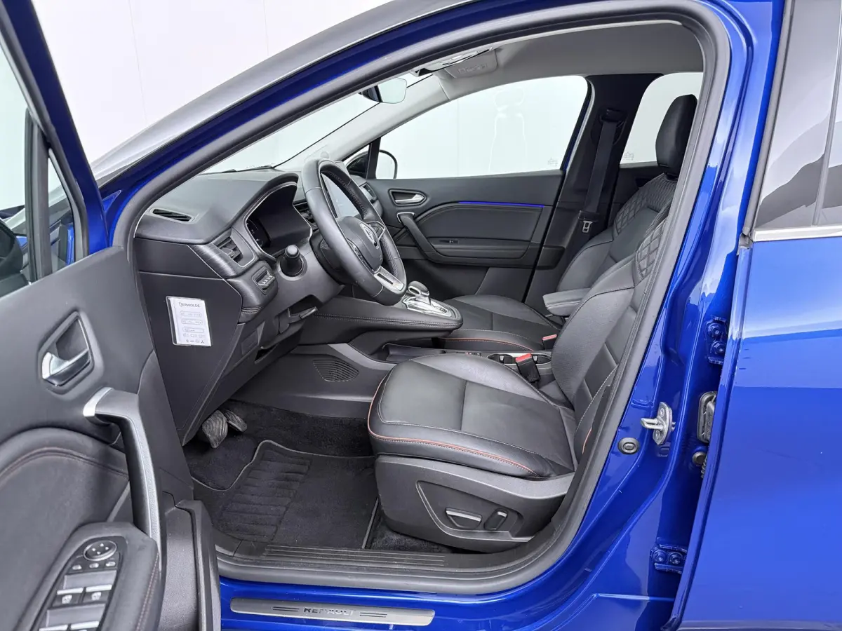 iconic E-Tech hybrid 145 advanced driving assist |