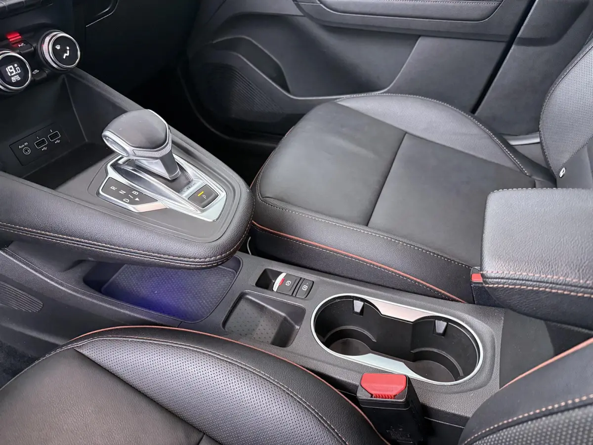 iconic E-Tech hybrid 145 advanced driving assist |