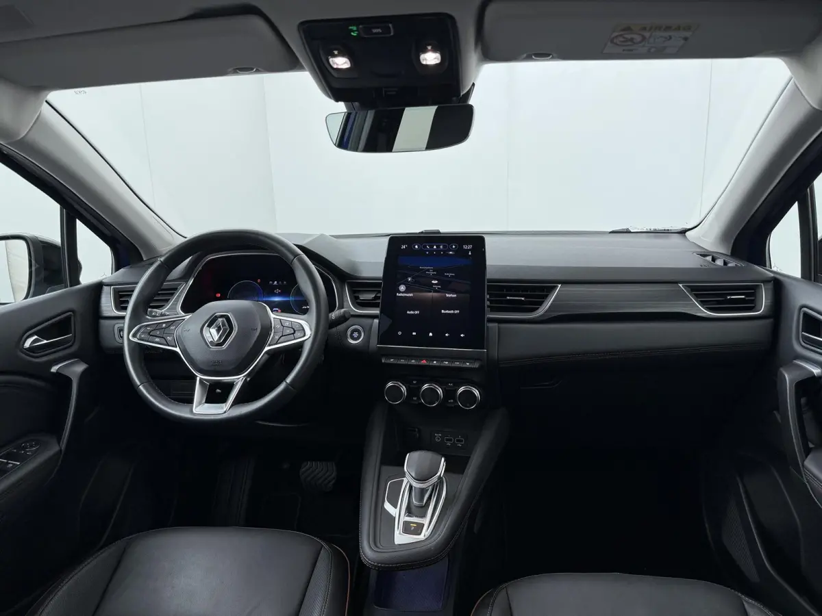 iconic E-Tech hybrid 145 advanced driving assist |