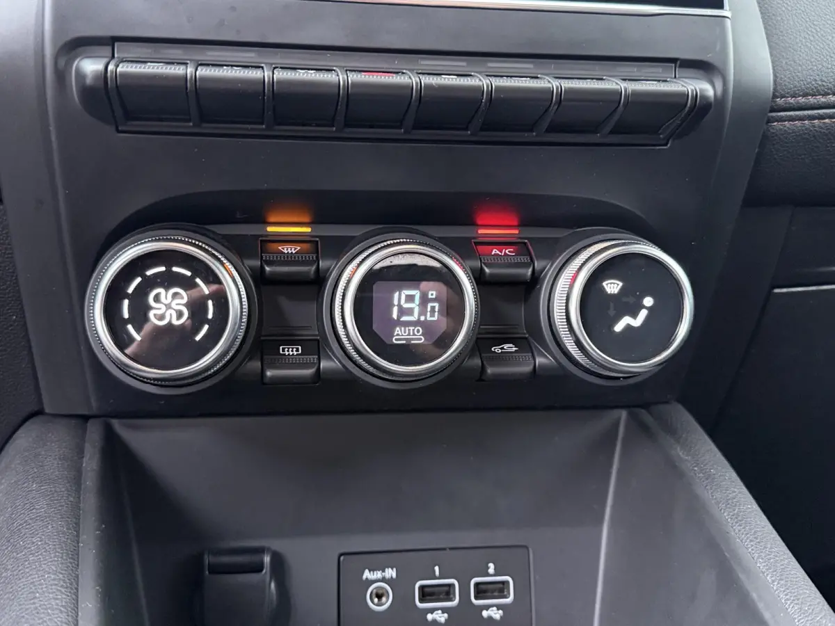 iconic E-Tech hybrid 145 advanced driving assist |