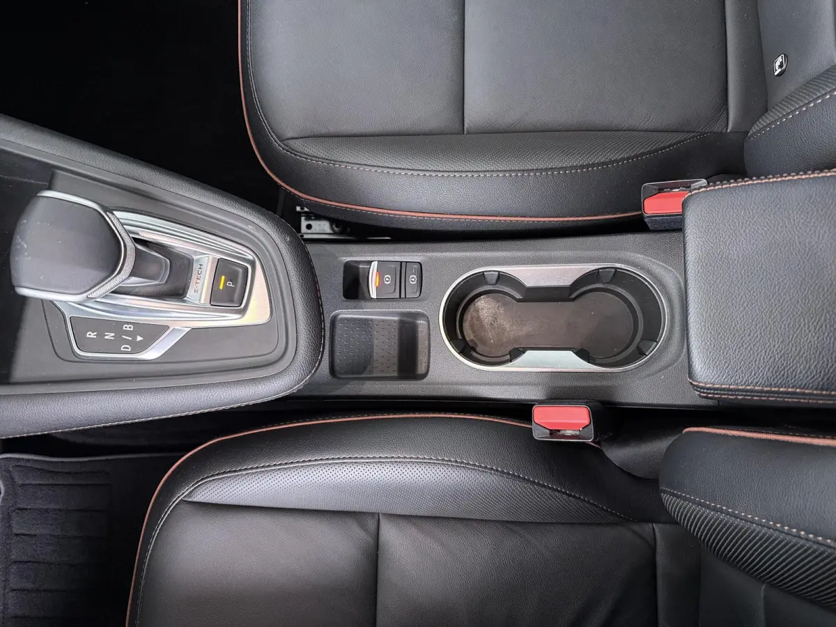 iconic E-Tech hybrid 145 advanced driving assist |