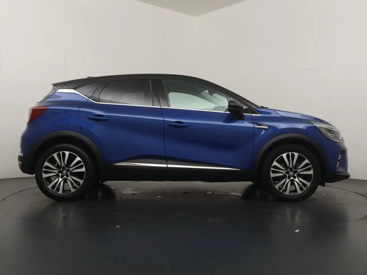 iconic E-Tech hybrid 145 advanced driving assist |