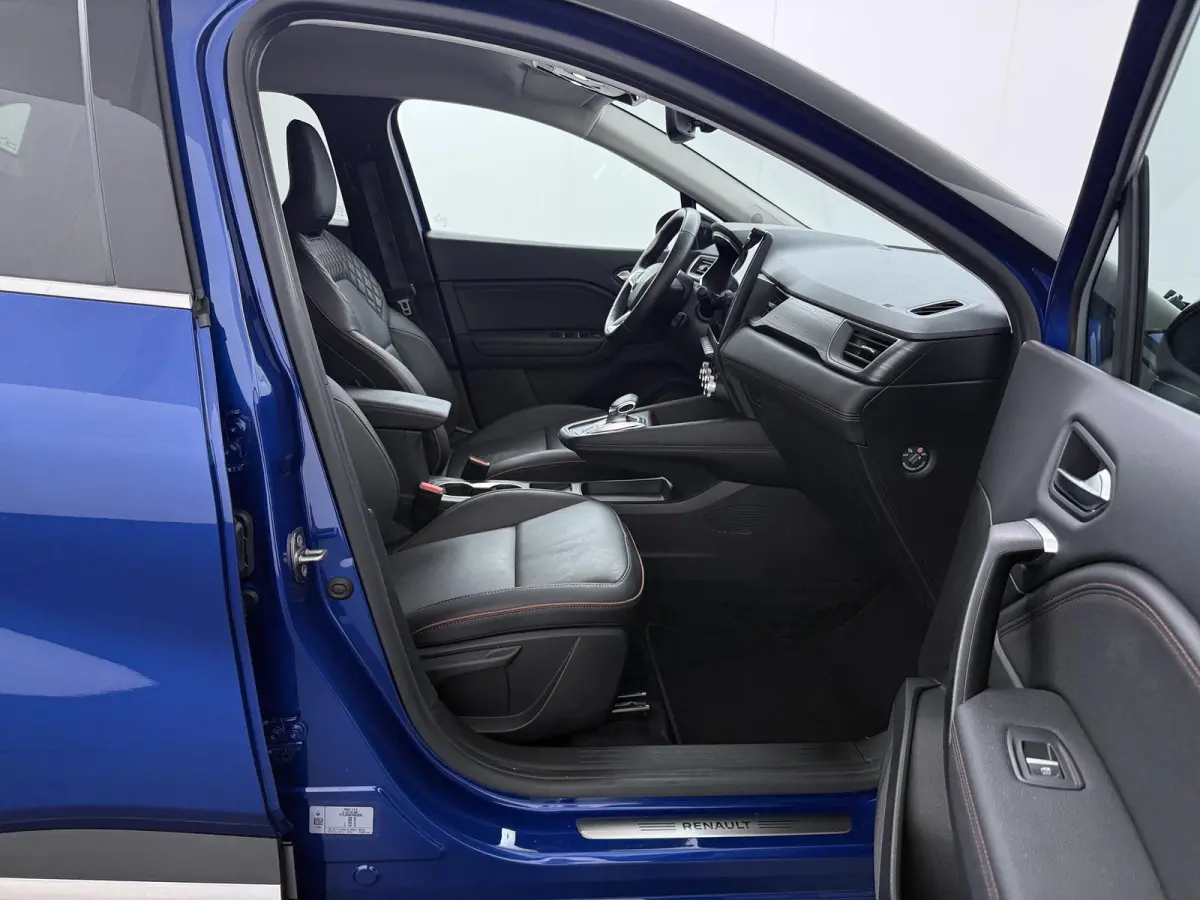 iconic E-Tech hybrid 145 advanced driving assist |