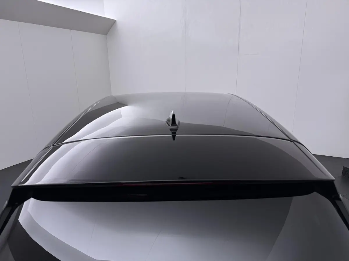 iconic E-Tech hybrid 145 advanced driving assist |