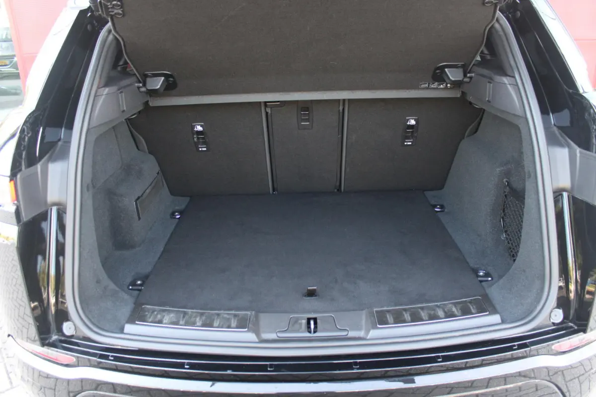 1.5 P300e AWD 254PK R-DYNAMIC HSE | PANORAMISCH SCHUIF / KANTELDAK | ELEKTRISCH VERSTELBARE VOORSTOELEN / BESTUURDERSTOEL MET GEHEUGEN | LEDEREN BEKLEDING | VOORSTOELEN  VERWARMBAAR | 20" LI