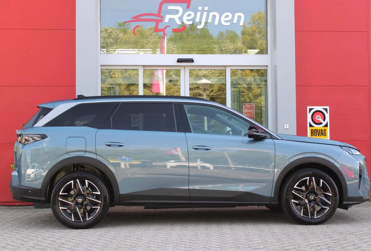 1.2 Hybrid 145PK ALLURE 7p | 360° VISION & DRIVE ASSIST PACK: ANTI DIEFSTAL ALARM MET SUPERVERGRENDELING/VERWARMBAAR VOLLEDEREN STUURWIEL/VISEOPARK 360° HD CAMERA'S MET PARKEERHULP VOOR, B