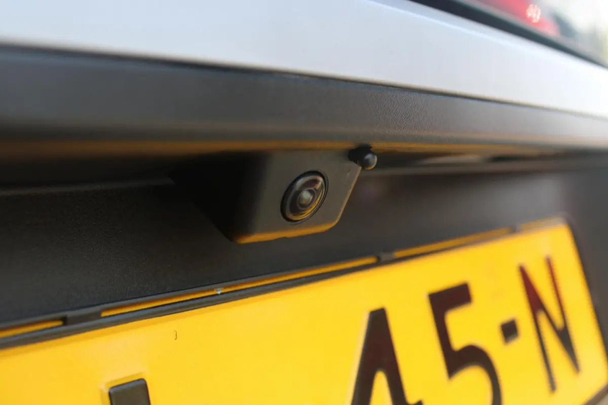 1.2 Hybrid 145PK ALLURE 7p | 360° VISION & DRIVE ASSIST PACK: ANTI DIEFSTAL ALARM MET SUPERVERGRENDELING/VERWARMBAAR VOLLEDEREN STUURWIEL/VISEOPARK 360° HD CAMERA'S MET PARKEERHULP VOOR, B