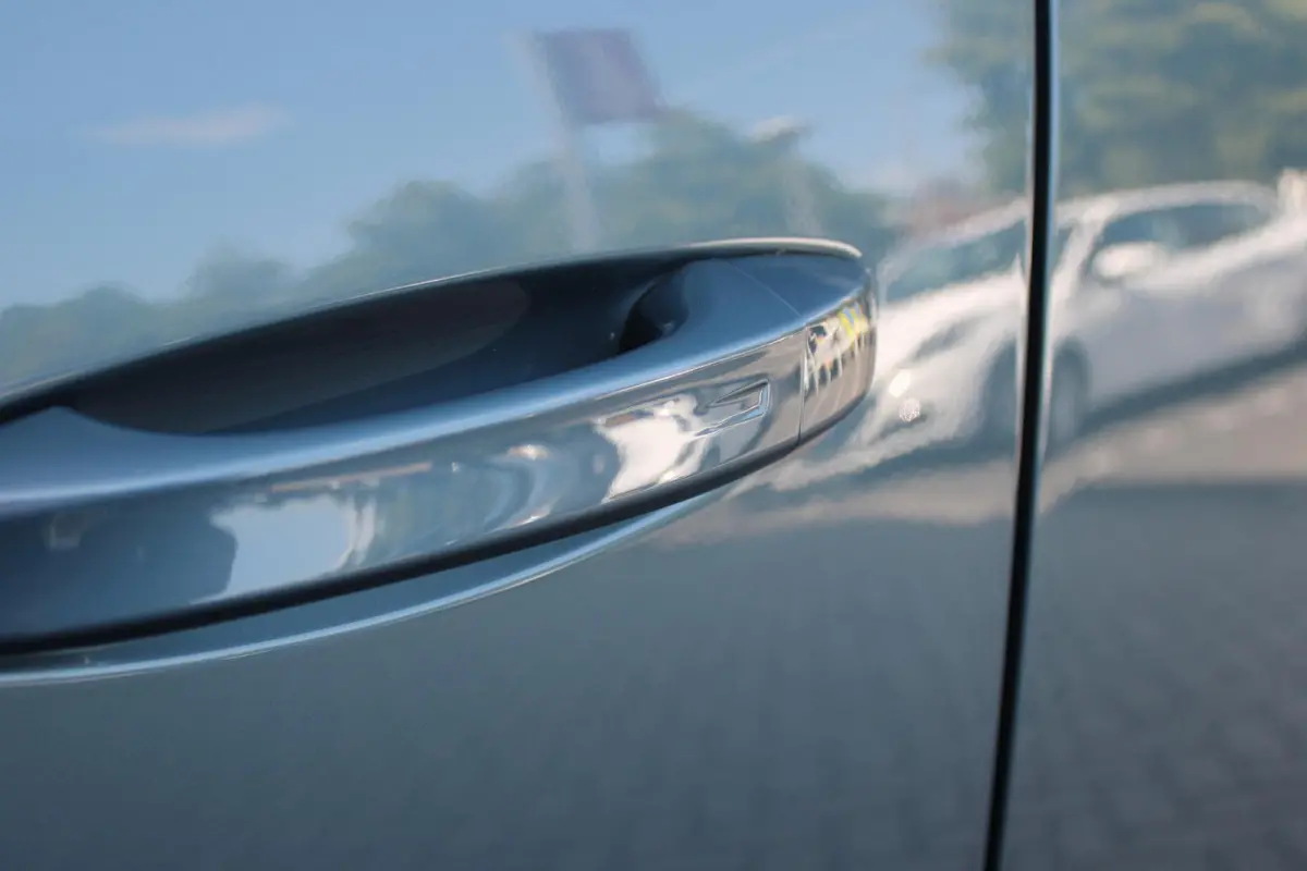 1.2 Hybrid 145PK ALLURE 7p | 360° VISION & DRIVE ASSIST PACK: ANTI DIEFSTAL ALARM MET SUPERVERGRENDELING/VERWARMBAAR VOLLEDEREN STUURWIEL/VISEOPARK 360° HD CAMERA'S MET PARKEERHULP VOOR, B