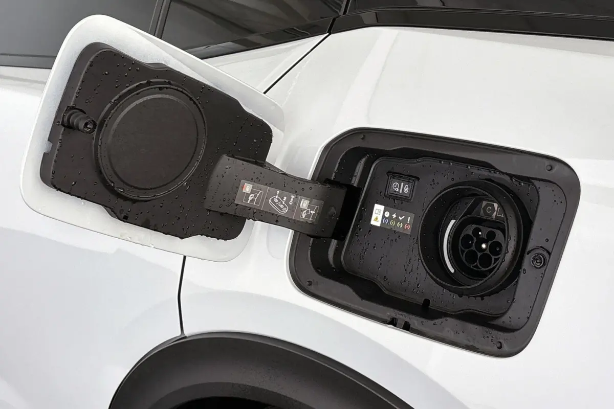 1.6 HYbrid 225 EAT8 GT Panoramadak Trekhaak FOCAL Alcantara