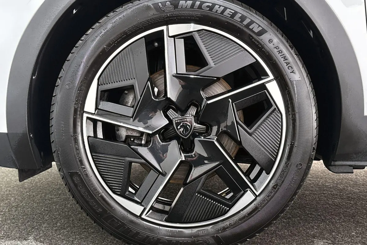 1.6 HYbrid 225 EAT8 GT Panoramadak Trekhaak FOCAL Alcantara