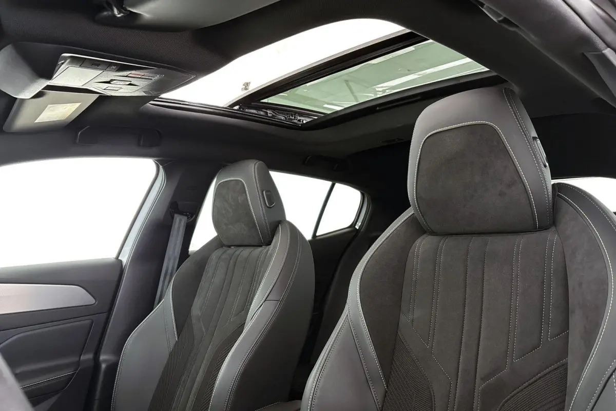 1.6 HYbrid 225 EAT8 GT Panoramadak Trekhaak FOCAL Alcantara