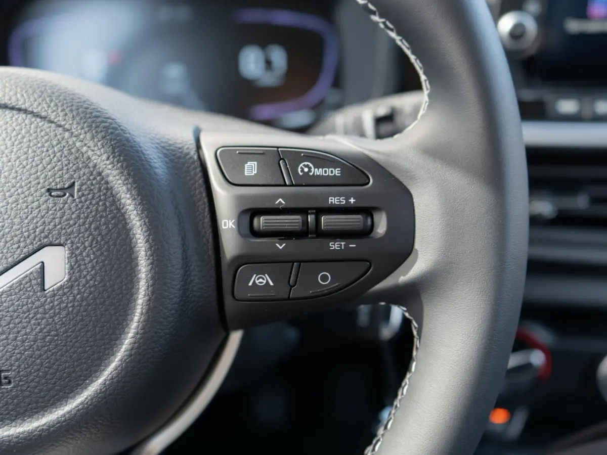 1.0 GDi DynamicPlusLine | NIEUWE AUTO | OP VOORRAAD | Achteruitrijcamera | Navi. | Clima. | Stoel&Stuur Verwarming | Parkeersensoren