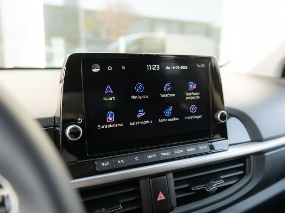1.0 GDi DynamicPlusLine | NIEUWE AUTO | OP VOORRAAD | Achteruitrijcamera | Navi. | Clima. | Stoel&Stuur Verwarming | Parkeersensoren
