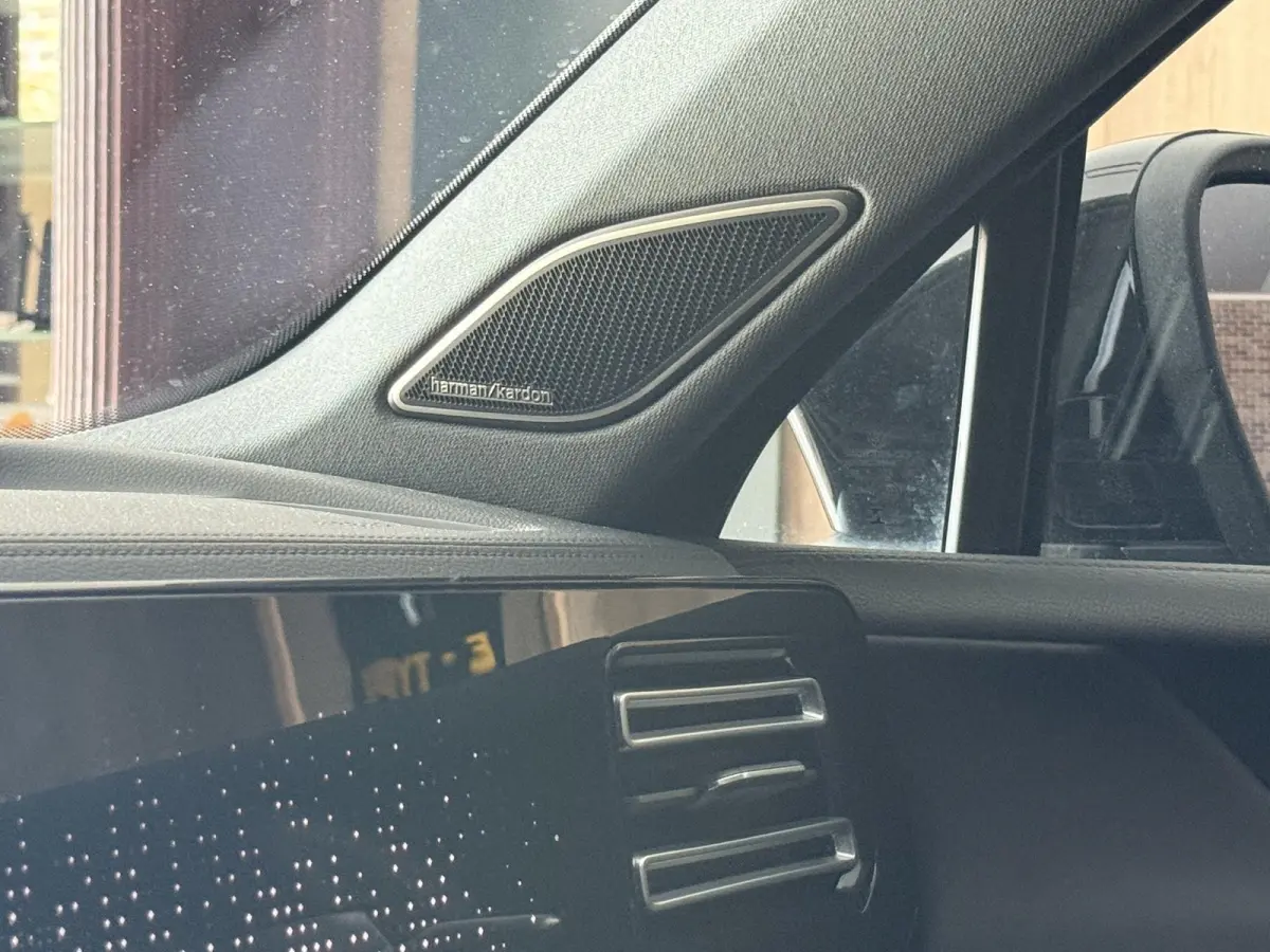 1.5 eHybrid R-Line Edition Panoramadak, Trekhaak, Massagestoelen