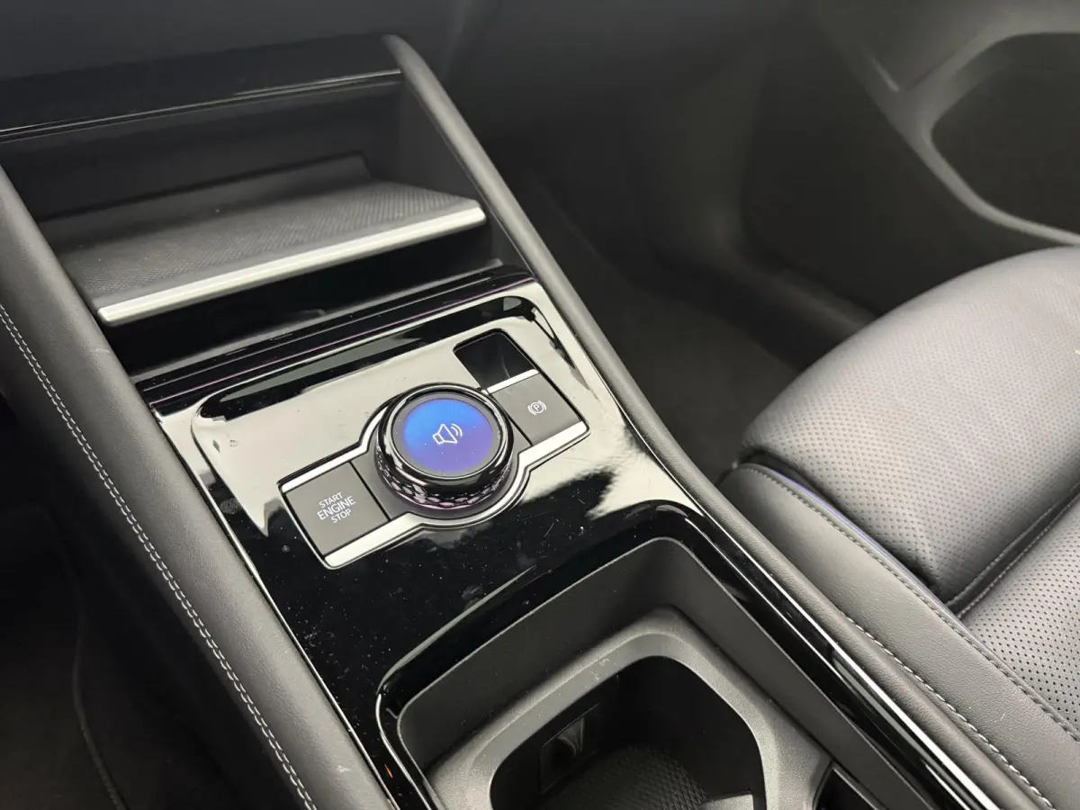 1.5 eHybrid R-Line Edition Panoramadak, Trekhaak, Massagestoelen
