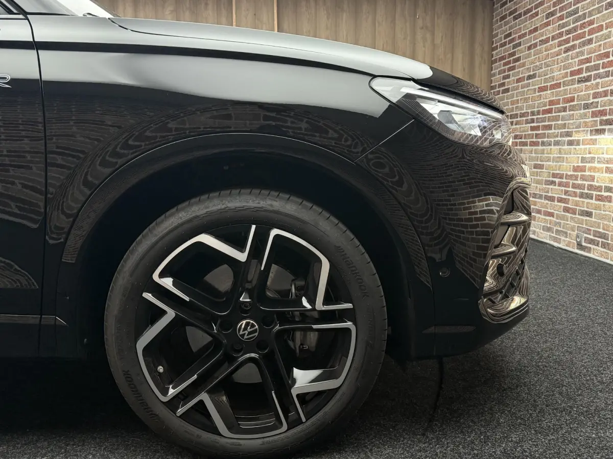 1.5 eHybrid R-Line Edition Panoramadak, Trekhaak, Massagestoelen