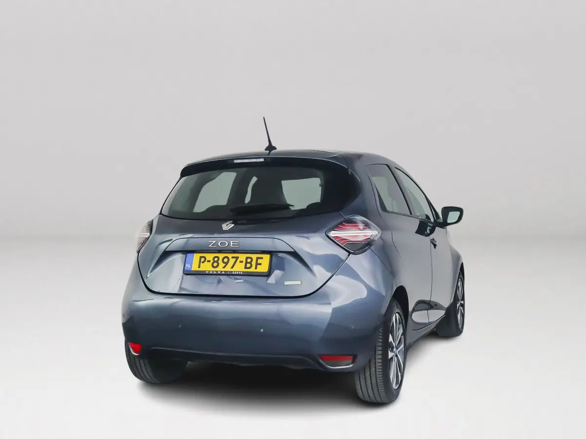 R135 Edition One 52 kWh | Parkeercamera | Airco | Cruise control | BLIS | Stoelverwarming