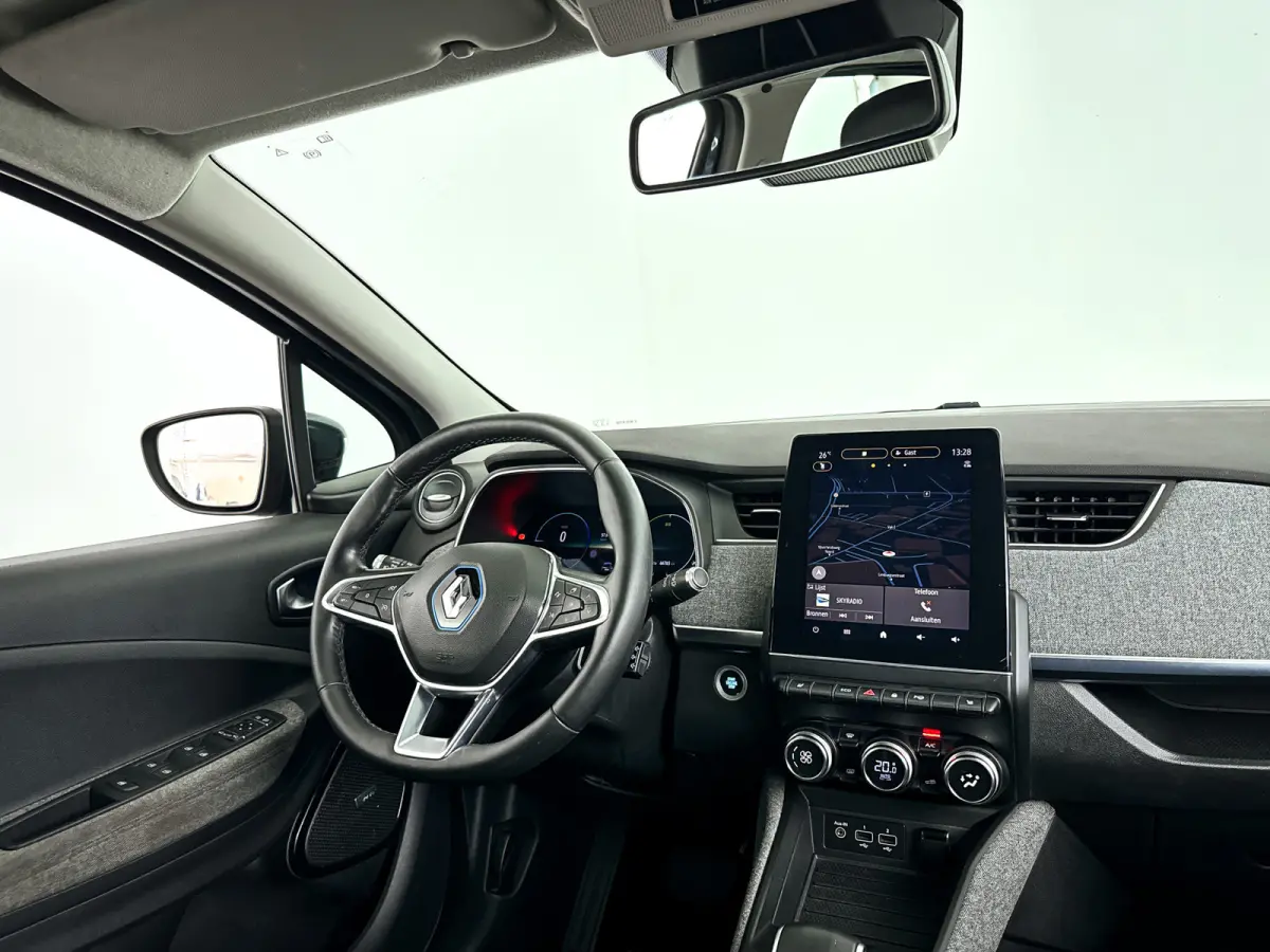 R135 Edition One 52 kWh | Parkeercamera | Airco | Cruise control | BLIS | Stoelverwarming