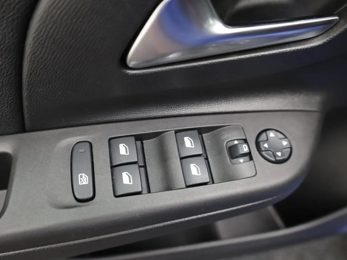 1.2 GS Line 130Pk Aut. | Camera | Stoel verwarming | Apple Carplay / Android Auto | Prijs Rijklaar!!