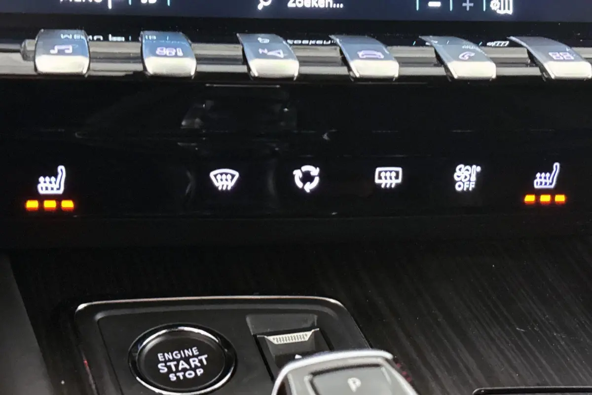 1.6 HYbrid GT FOCAL Stoelverwarming Keyless Dodehoek