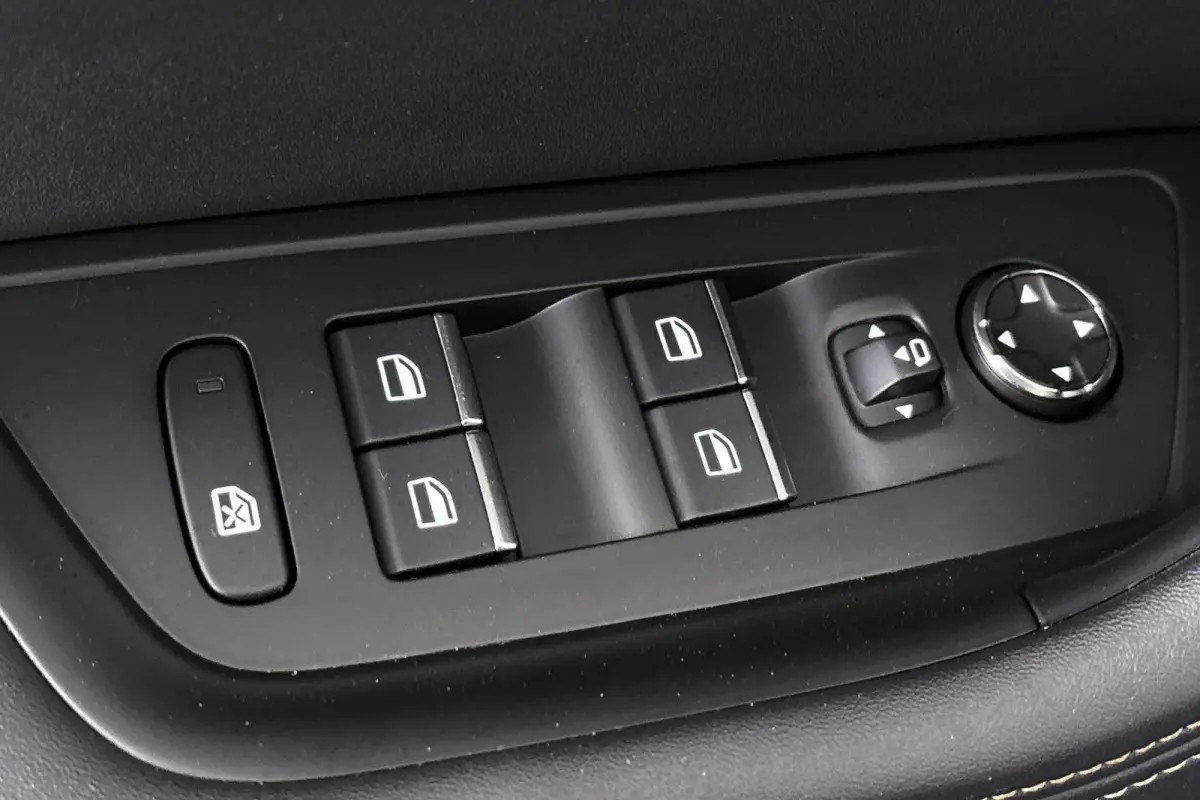 1.6 HYbrid GT FOCAL Stoelverwarming Keyless Dodehoek