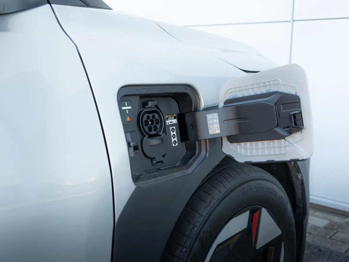 Plus 81.4 kWh | Stoel en stuurverwarming | Navi | Dode hoek assistentie |