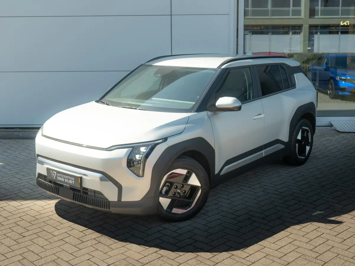 Plus 81.4 kWh | Stoel en stuurverwarming | Navi | Dode hoek assistentie |