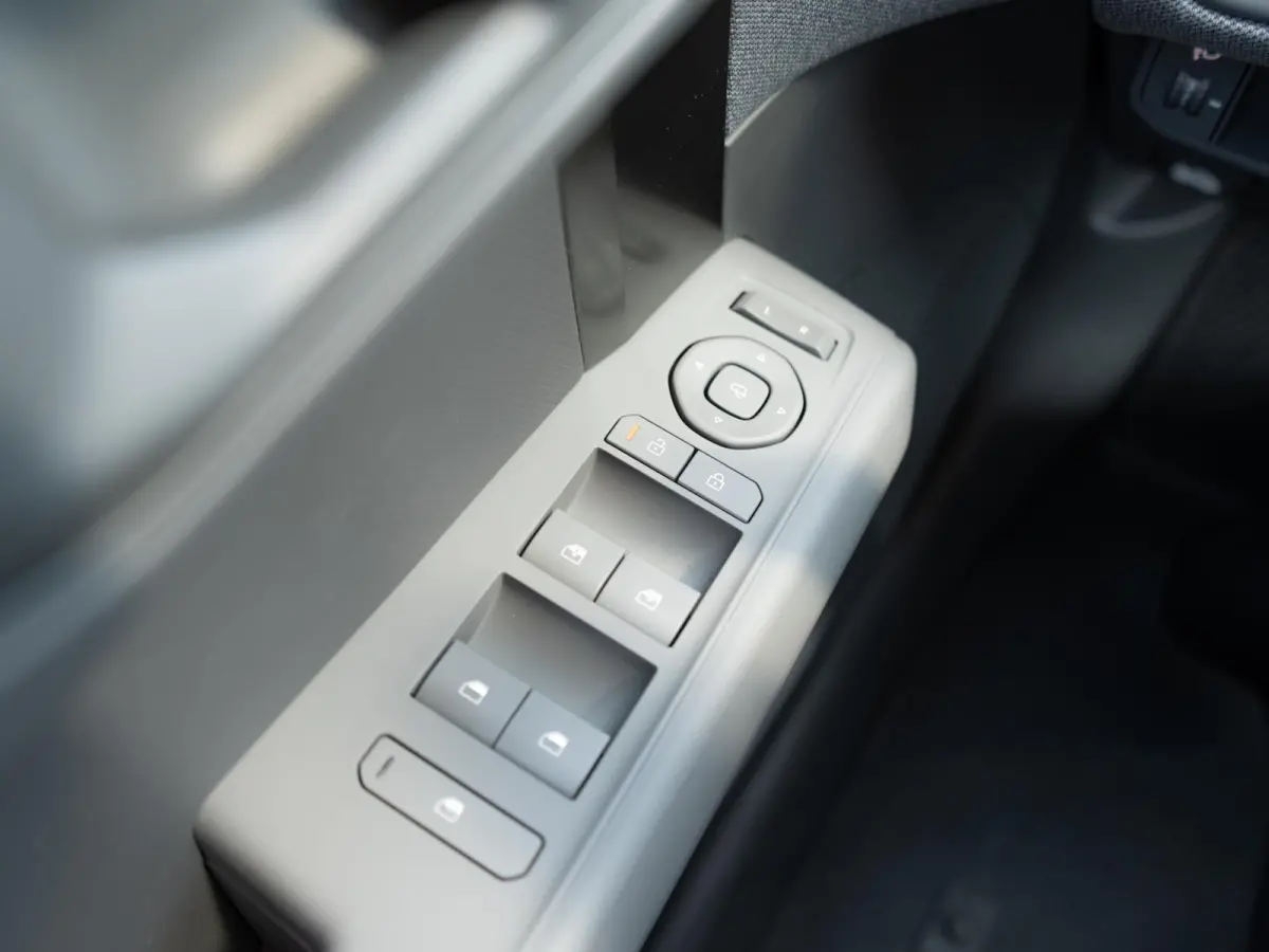 Plus 81.4 kWh | Stoel en stuurverwarming | Navi | Dode hoek assistentie |